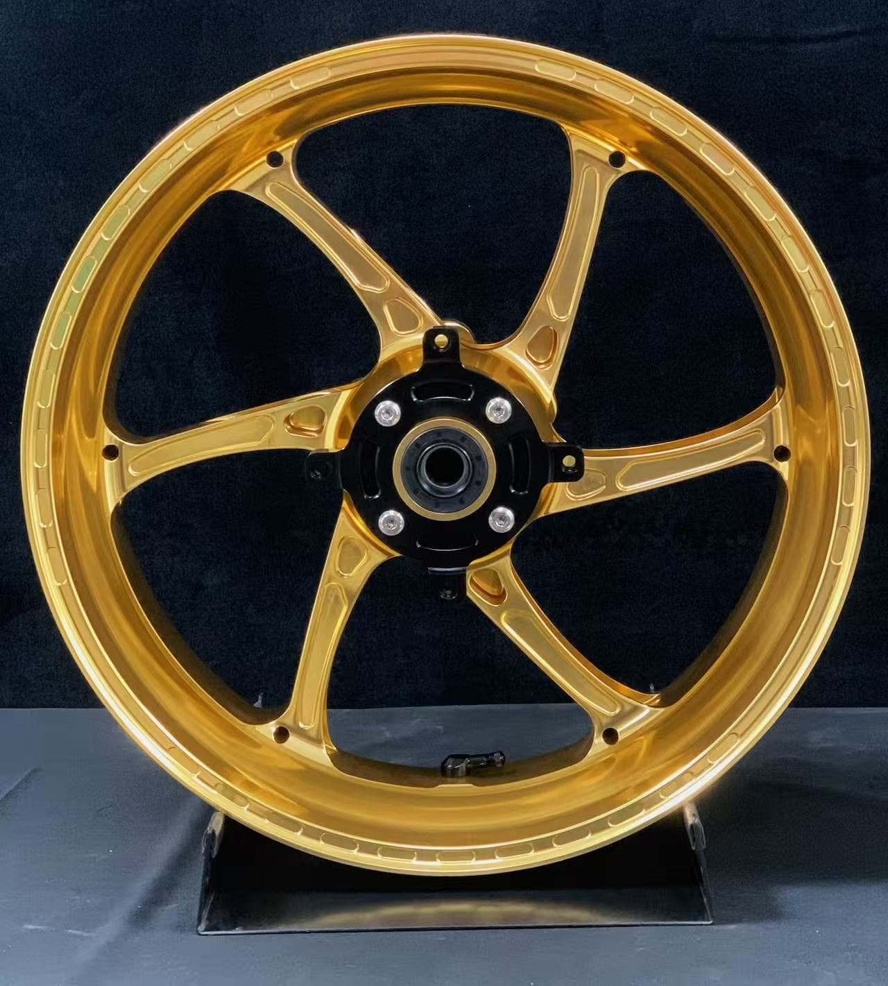 Forged rear wheel for HONDA CBR650R – anodized gold 5-spoke aluminum alloy with black hub for enhanced street performance