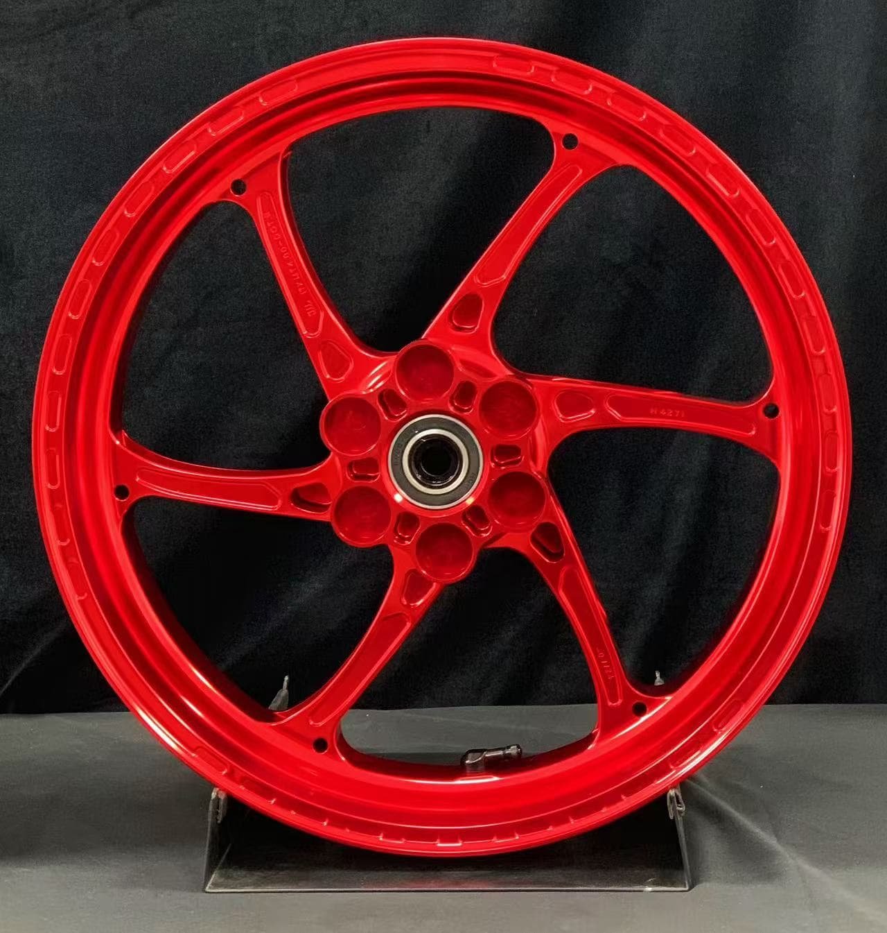 Forged front wheel for KAWASAKI NINJA 400 – anodized red 7-spoke CNC-machined aluminum rim for lightweight handling