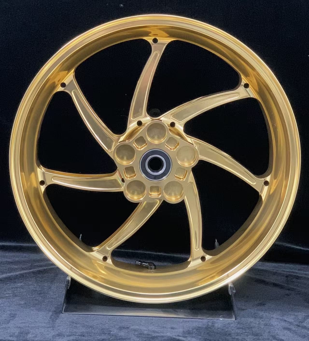 Forged front wheel for KAWASAKI Z900 – anodized gold 7-spoke CNC-machined aluminum alloy for sport street performance