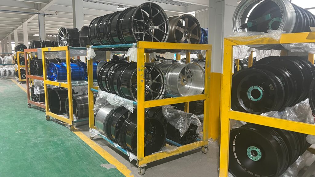 Custom forged aluminum wheels ready for export from FLEXIFORGED factory in China